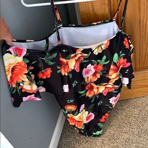 Floral black base swimsuit size 20w unknown brand